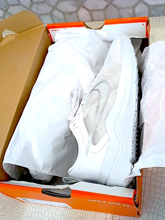 BRAND NEW ADIDAS DOWNSHIFTER 12 WOMEN\'S SIZE 10 US WHITE